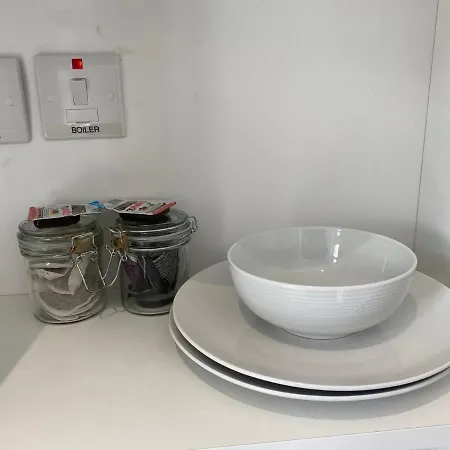 Modern Furnished Studio *