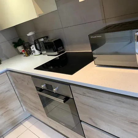 Entire 2 Bedroom Apartment Kingston upon Thames (Greater London)
