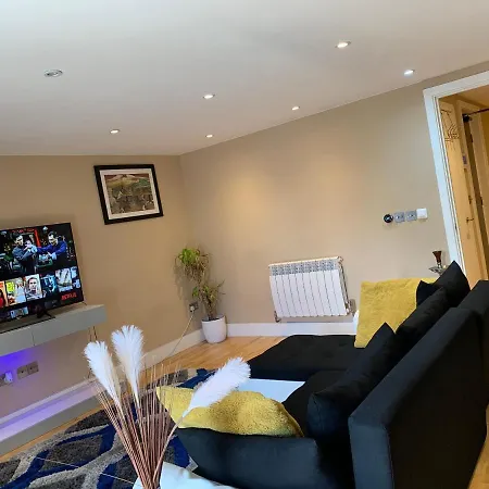 Entire 2 Bedroom *