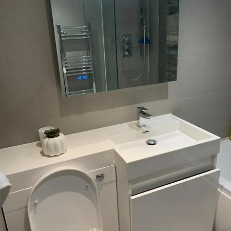 Entire 2 Bedroom