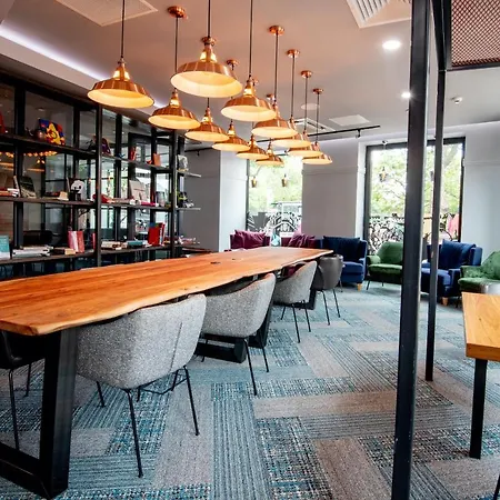 Ξενοδοχείο με διαμερίσματα Roomzzz Stratford