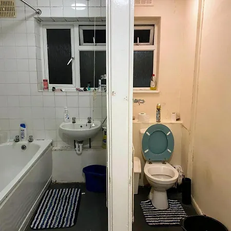 Homestay Comfortable Double Bedroom In London Hornchurch