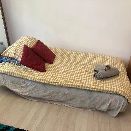 Renovated Family With Shared Kitchen And Bathroom In Angel *