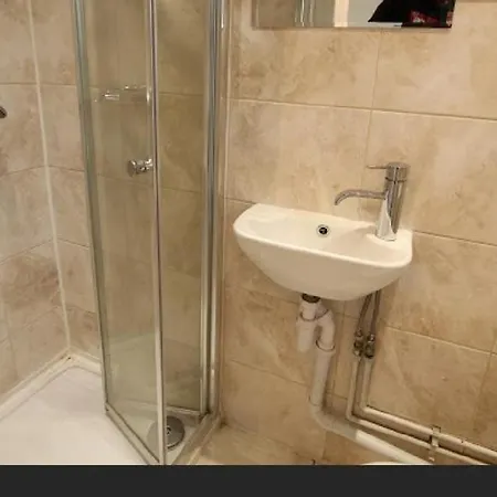 Renovated Family With Shared Kitchen And Bathroom In Angel * London