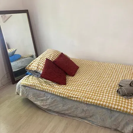 Renovated Family With Shared Kitchen And Bathroom In Angel London