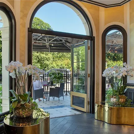 60 Hyde Park Gate Hotel