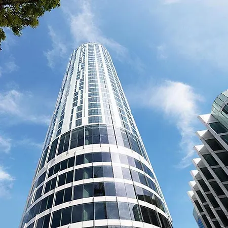 Luxurious 2 Bed Central Apartment London