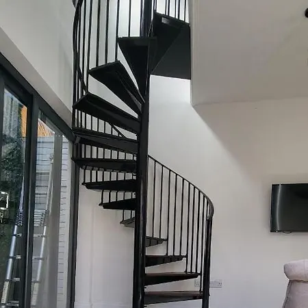 Stunning New Build Mezzanine Style * London