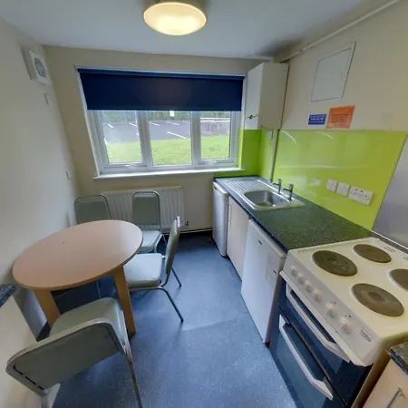 Ensuite Rooms, London - Sk Guest house Surbiton