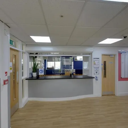 Ensuite Rooms, London - Sk Guest house Surbiton