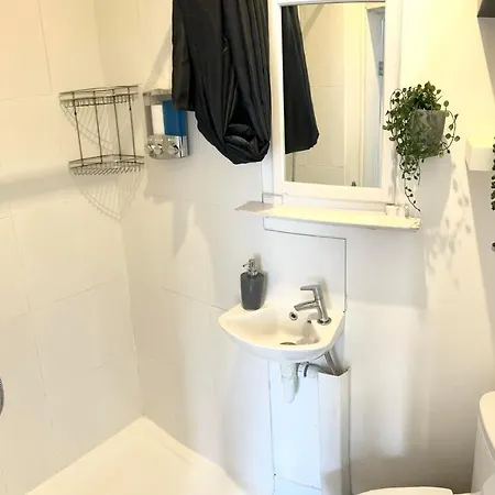 Appartement Renovated Small Self Contained Studio Londres