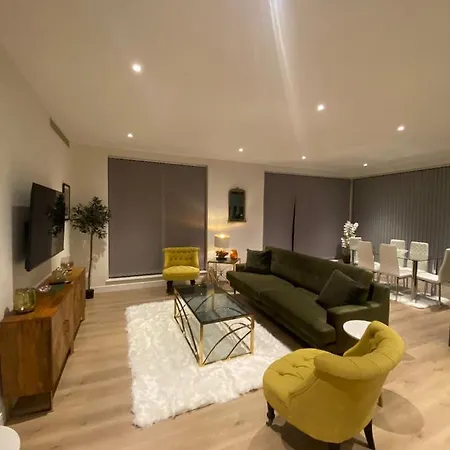 Apartamento Marvelous 3 Bed Penthouse In Kewbridge Londres