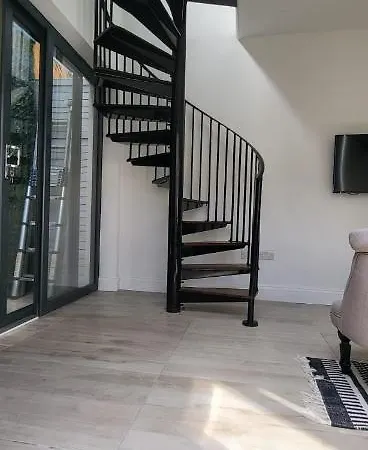 Stunning New Build Mezzanine Style *