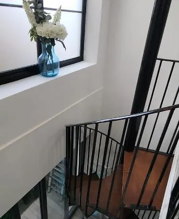 Stunning New Build Mezzanine Style London