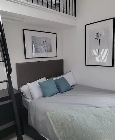 Stunning New Build Mezzanine Style * London
