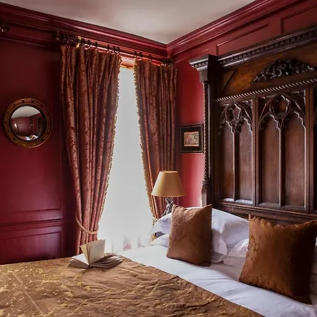 Hazlitt's 4*