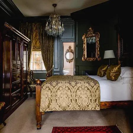 Hazlitt's 4*