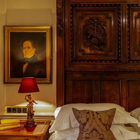 Hazlitt's 4*