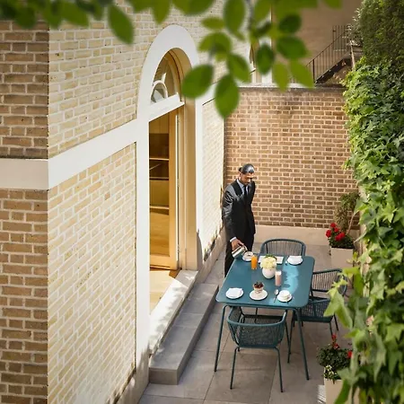 Hotel Metropolitan 5*