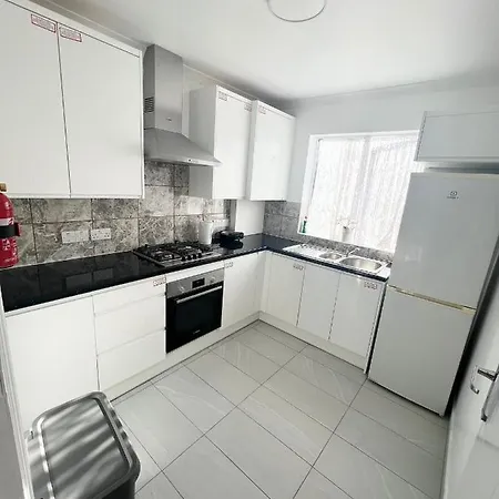 Stunning Flat In Greater *