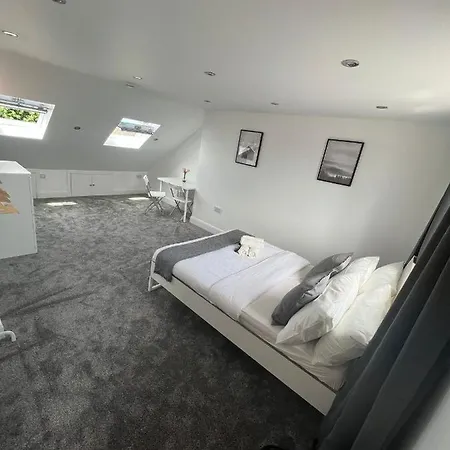 Stunning Flat In Greater