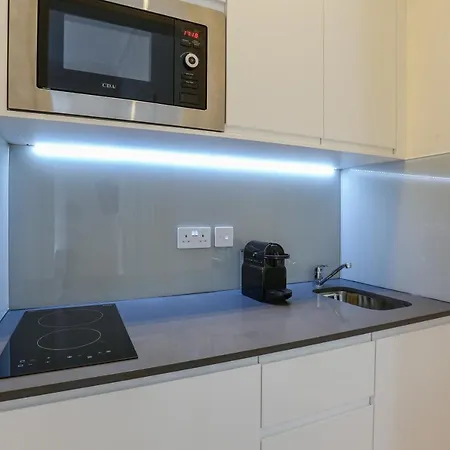 Apartment Inverness Terrace Serviced By Concept *