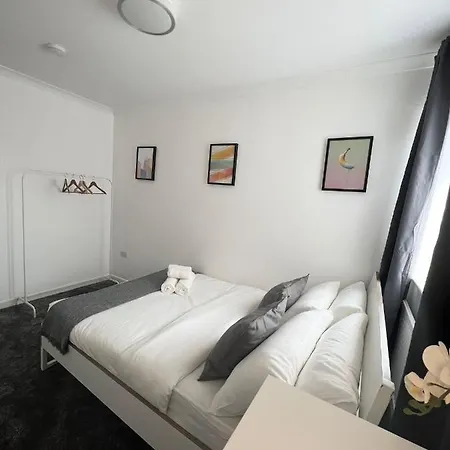 Stunning Flat In Greater