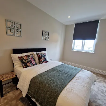 2 Bedroom Lux In Hendon- New Build *