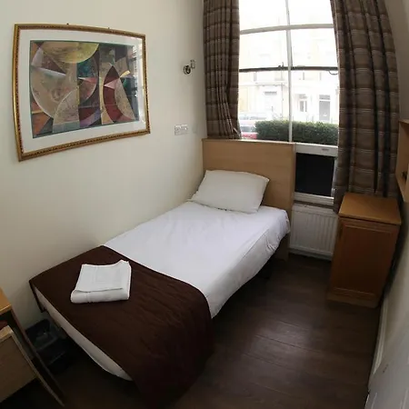 Gasthof Holland Court 3*