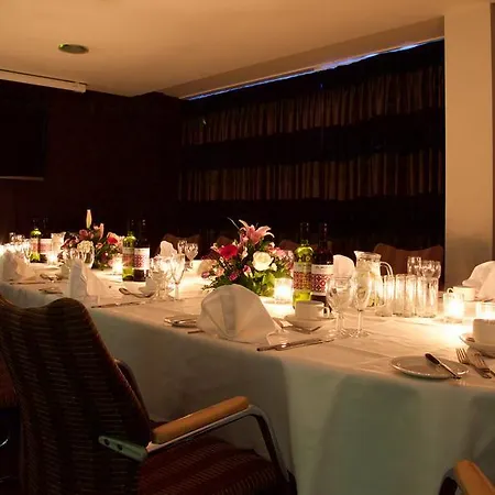 London Aerodrome Hotel, Bw Signature Collection 4*