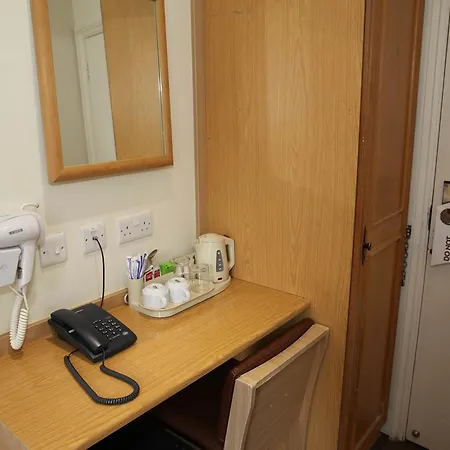 Holland Court 3* London