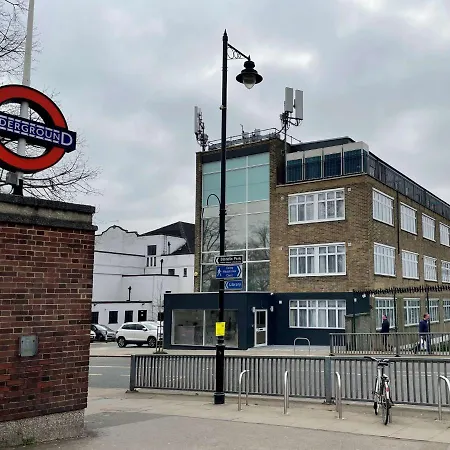 Western Northfields Ealing Hotel London