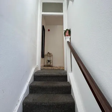 2-bedroom Living Flats Near Edgware Road Apartment