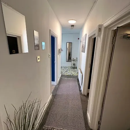 Apartment 2-bedroom Living Flats Near Edgware Road London