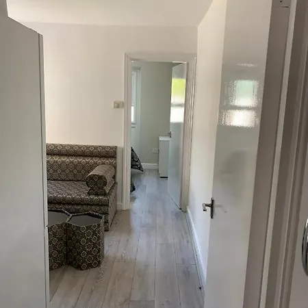 Διαμέρισμα Beautiful Street First Floor One Bedroom B Walthamstow Λονδίνο