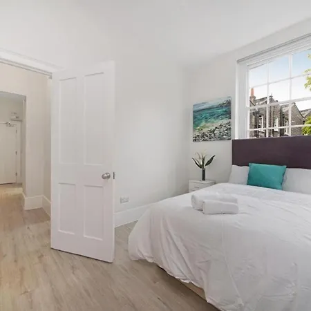 2 Bed Camberwell Champion Park Denmark Brixton