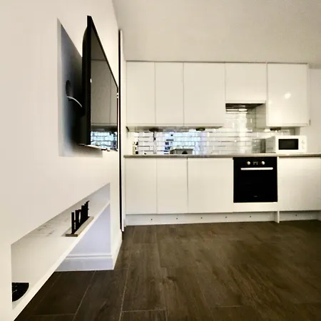 Superb Flat Near Victoria Station