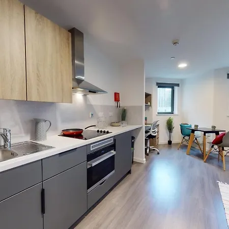 Studios And Cozy Ensuites With Shared Kitchen At Canvas Wembley Apartments דירה לונדון