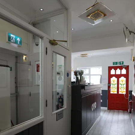 Anchor Hotel 3*
