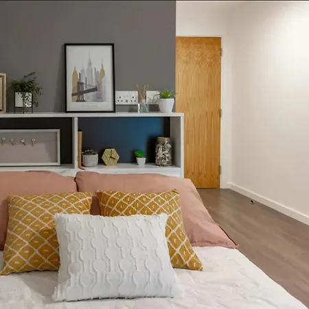 Modern Rooms In Wembley, Sk Pensión