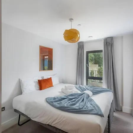 Stylish 2 Bed 2 Bath In Highgate & Free Parking لندن