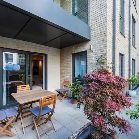 Stylish 2 Bed 2 Bath In Highgate & Free Parking لندن