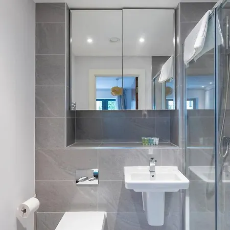 Stylish 2 Bed 2 Bath In Highgate & Free Parking شقة لندن