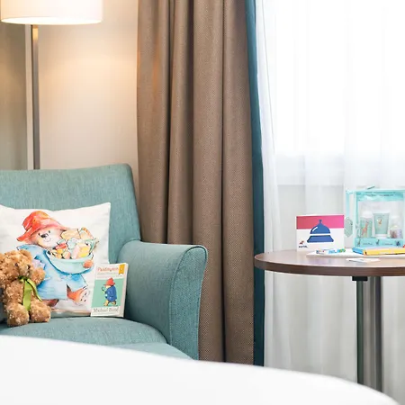 Hilton Garden London Heathrow Airport Hotel 4*