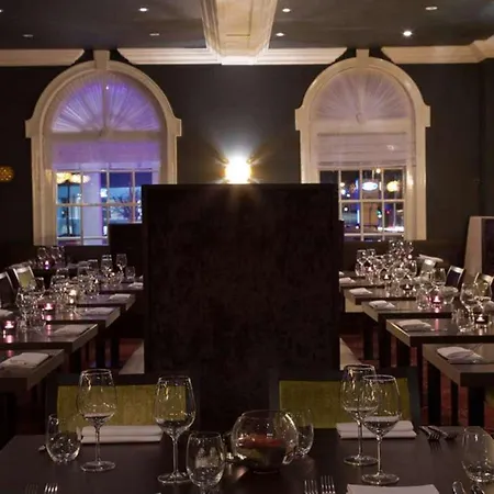 London Aerodrome Hotel, Bw Signature Collection