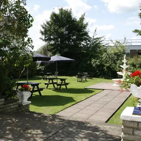 London Aerodrome Hotel, Bw Signature Collection 4*