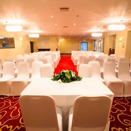 London Aerodrome Hotel, Bw Signature Collection 4*