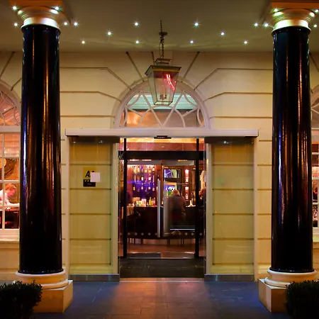 London Aerodrome Hotel, Bw Signature Collection 4*