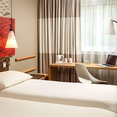 Ibis Stratford