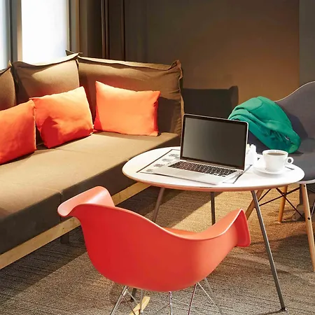 Ibis Stratford